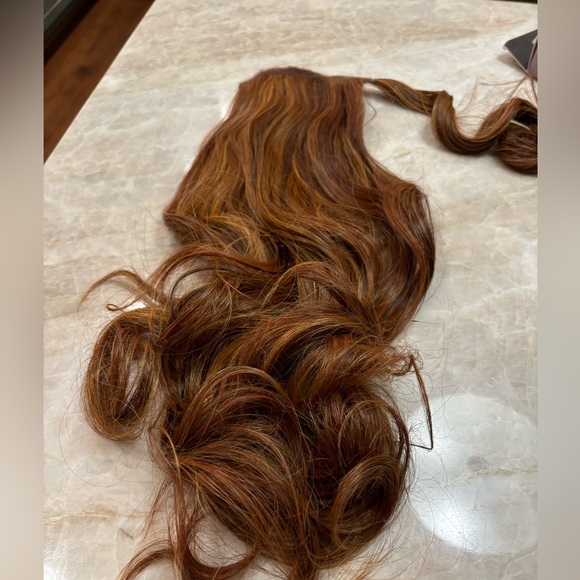 Hairdo 23” pony. Synthetic heat friendly. Brand new in box - Picture 9 of 12